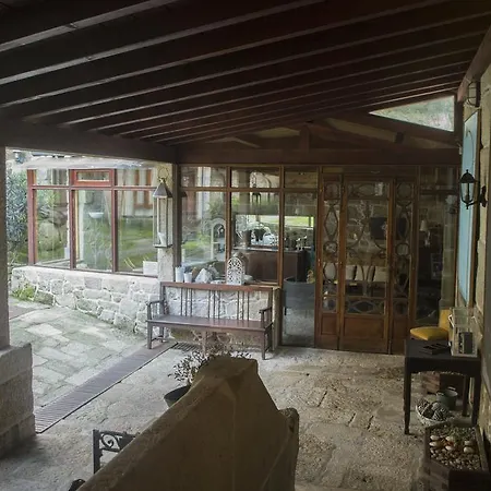 Pazo Larache 산타크리스티나데코브레스