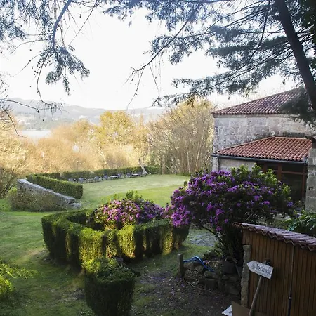 Pazo Larache 산타크리스티나데코브레스